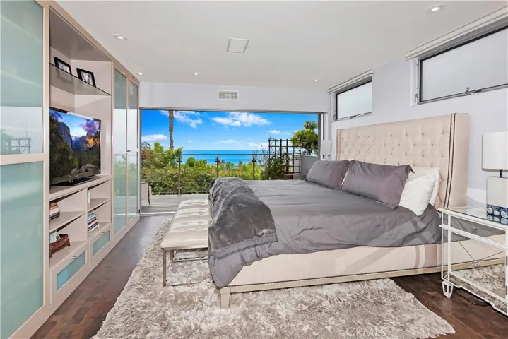 971 Santa Ana Street, Laguna Beach, California 92651