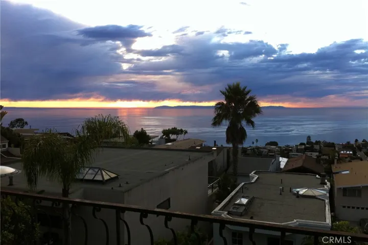 971 Santa Ana Street, Laguna Beach, California 92651