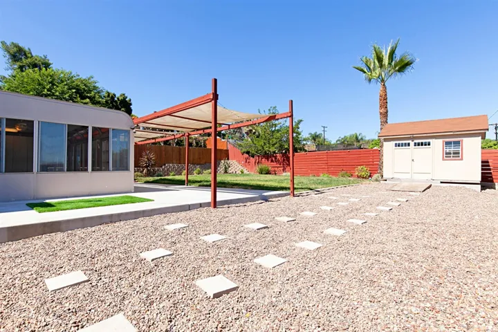 8564 Ellsworth Ln, Santee, California 92071