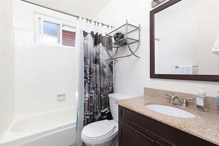 8564 Ellsworth Ln, Santee, California 92071