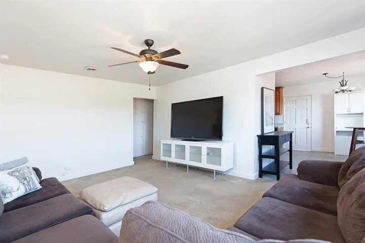 8564 Ellsworth Ln, Santee, California 92071