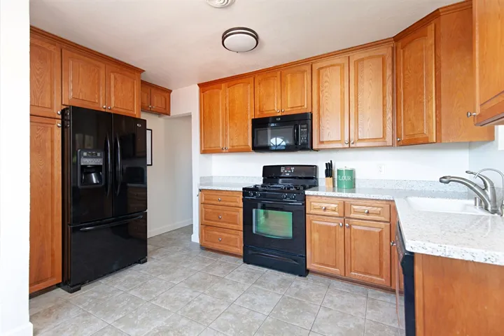8564 Ellsworth Ln, Santee, California 92071