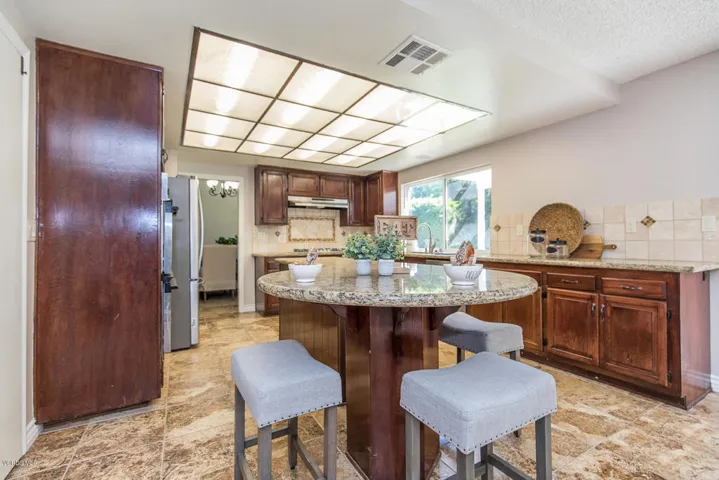 3904 Calle Loma Vista Thousand-large-015