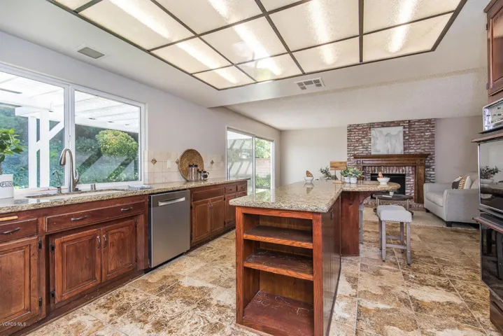 3904 Calle Loma Vista Thousand-large-018