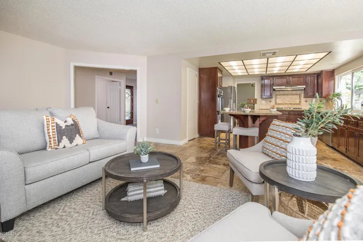 3904 Calle Loma Vista Thousand-large-012