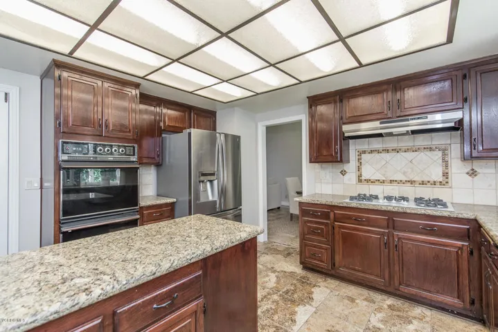 3904 Calle Loma Vista Thousand-large-016