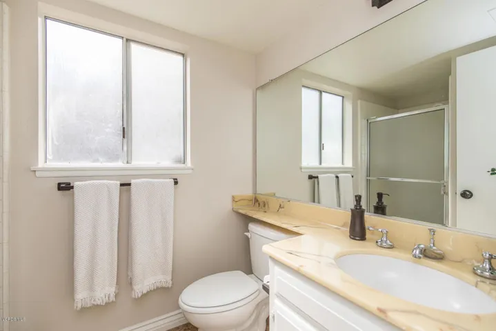 3904 Calle Loma Vista Thousand-large-021