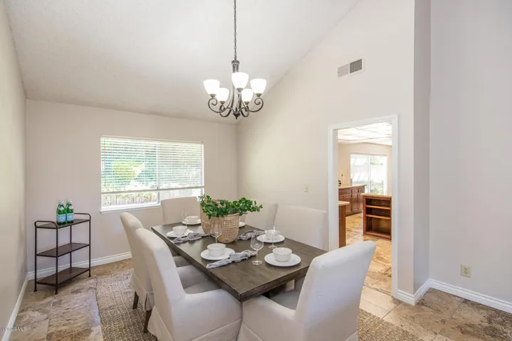 3904 Calle Loma Vista Thousand-large-008