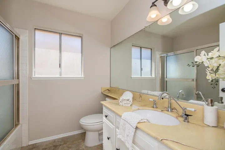 3904 Calle Loma Vista Thousand-large-027