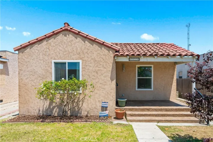 6530 Brayton Avenue, Long Beach, California 90805