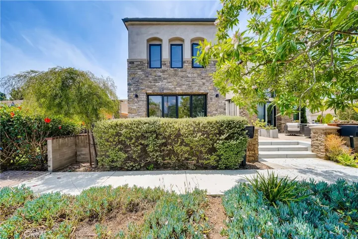 1017 Delaware Street, Huntington Beach, California 92648