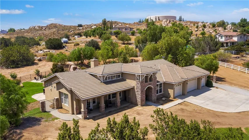 16905 Scottsdale Road, Riverside, California 92504