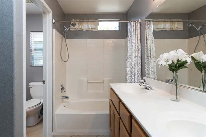 2022 Azure Cove 8, Chula Vista, California 91915