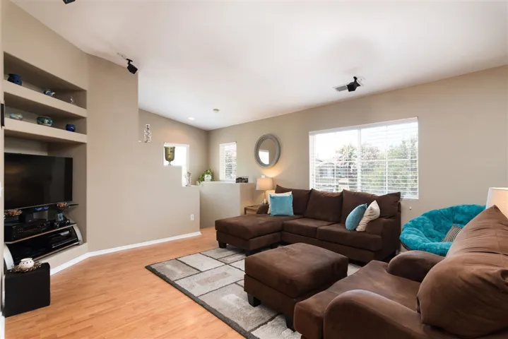 2022 Azure Cove 8, Chula Vista, California 91915