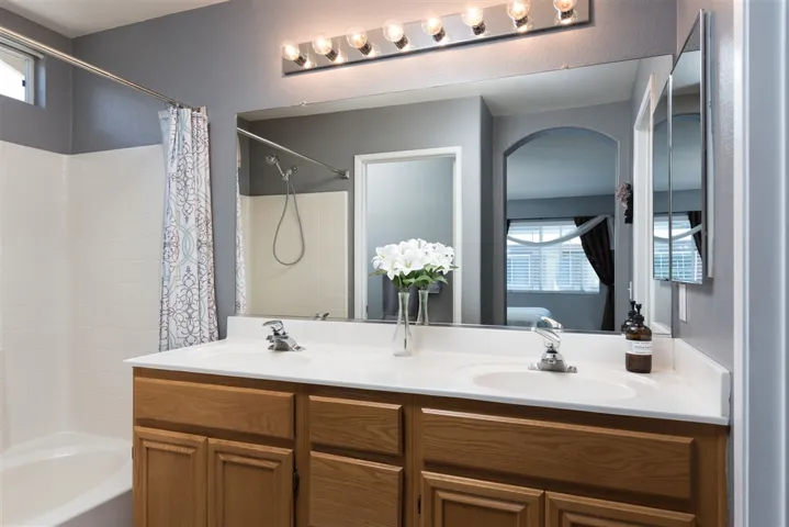 2022 Azure Cove 8, Chula Vista, California 91915