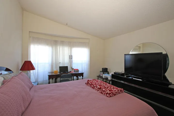 48 BDRM 2 091
