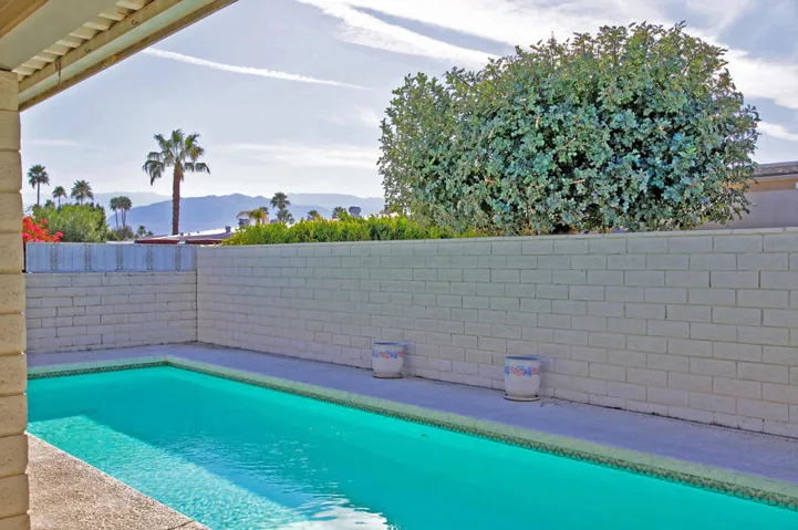 61 POOL VIEW
