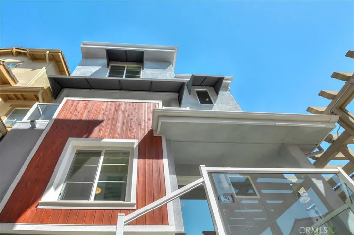 Contemporary Design w/Asymmetrical Facade & Geometric Shapes


