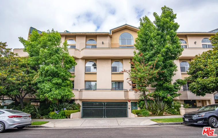 1351 N Curson Avenue 201, Los Angeles, California 90046