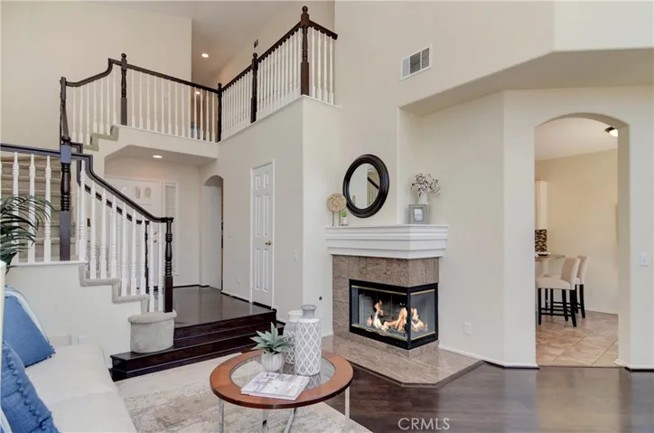 Tradition meets contemporary in this ez flow plan.