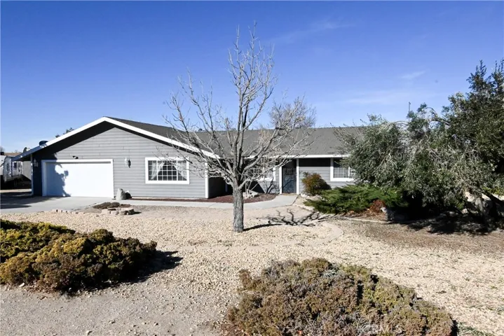 4480 Valle Vista Court, Phelan, California 92371