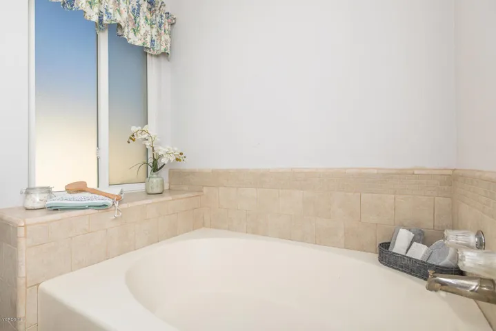 4449 Clearcreek Ct Moorpark CA-large-032