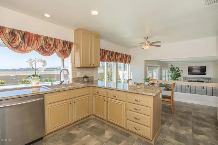 4449 Clearcreek Ct Moorpark CA-large-018