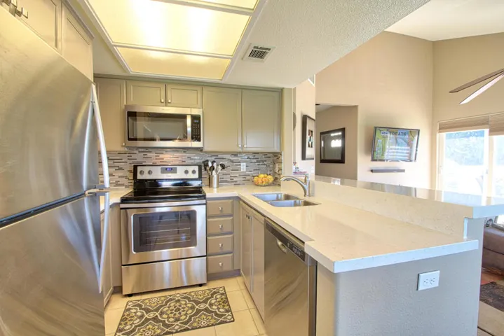 Magenta Kitchen 3