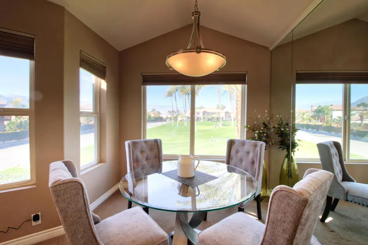 Magenta View Dining