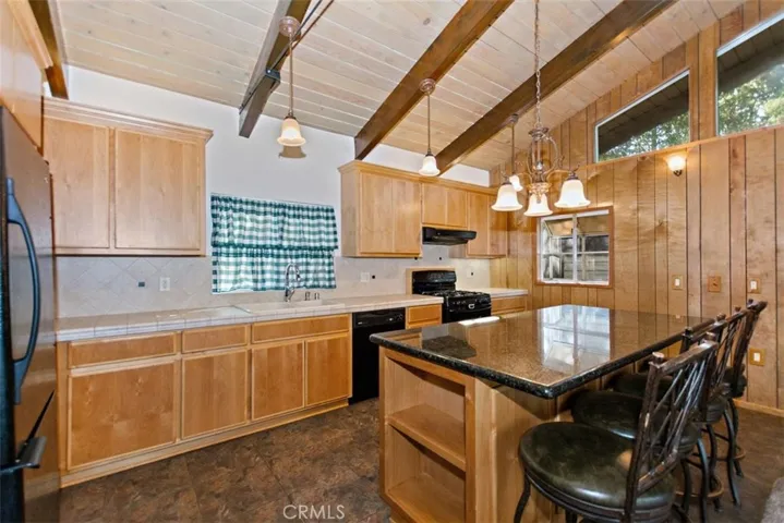 24862 Felsen Drive, Crestline, California 92325