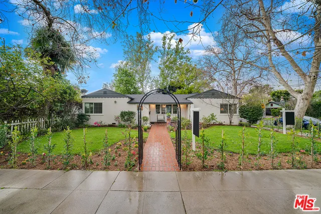 12256 La Maida Street, Valley Village, California 91607
