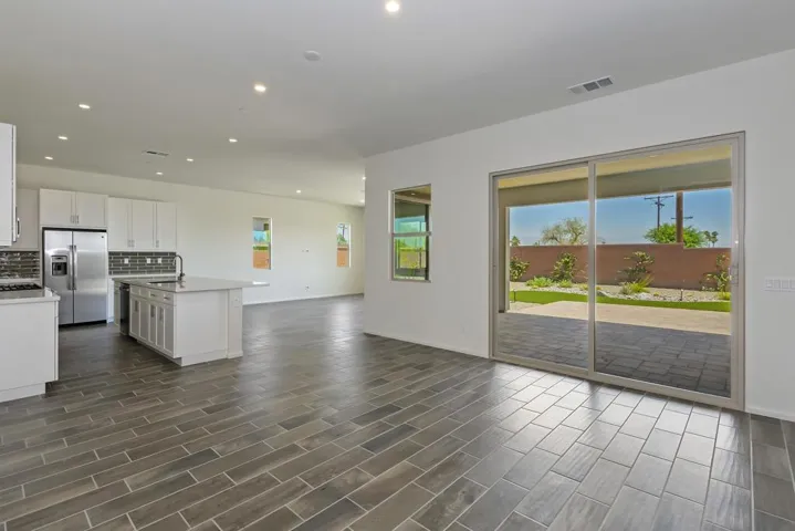006_Dining Room