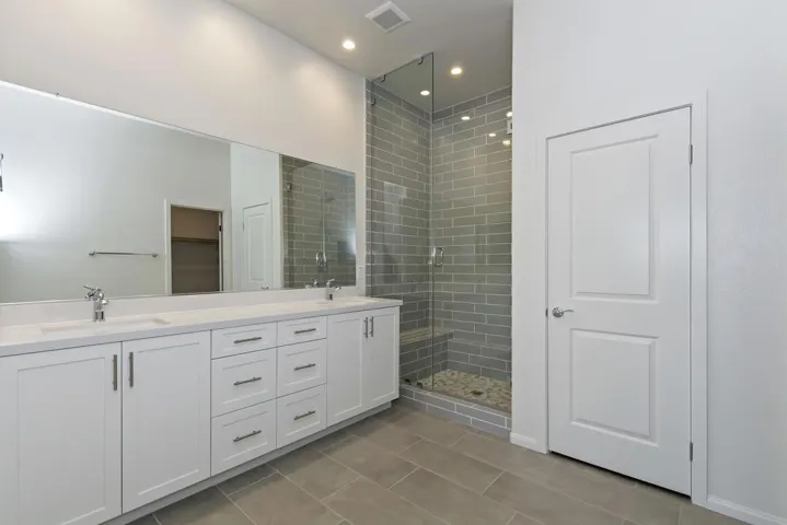 022_Master Bathroom
