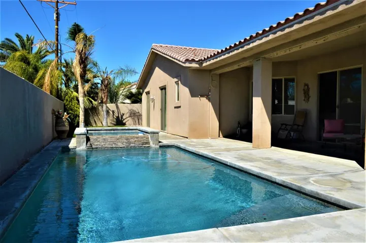 79505 Kingston Backyard (2)
