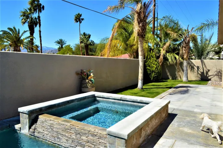 79505 Kingston Backyard (3)
