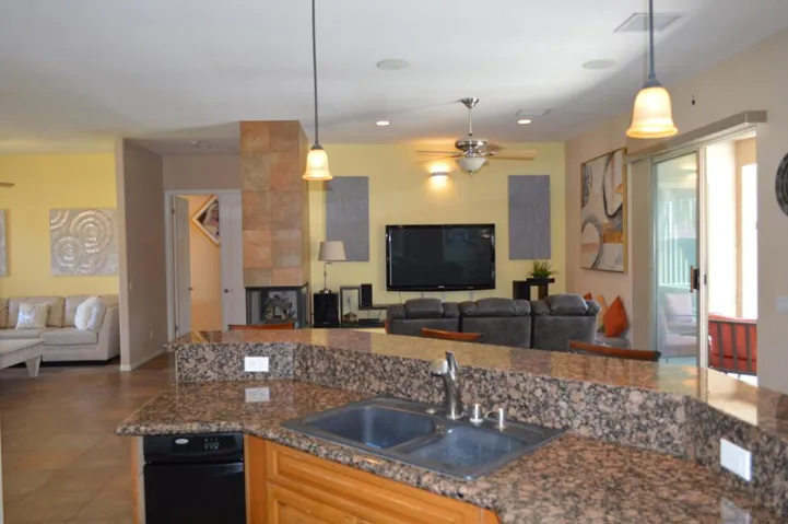 79505 Kingston Kitchen & Family