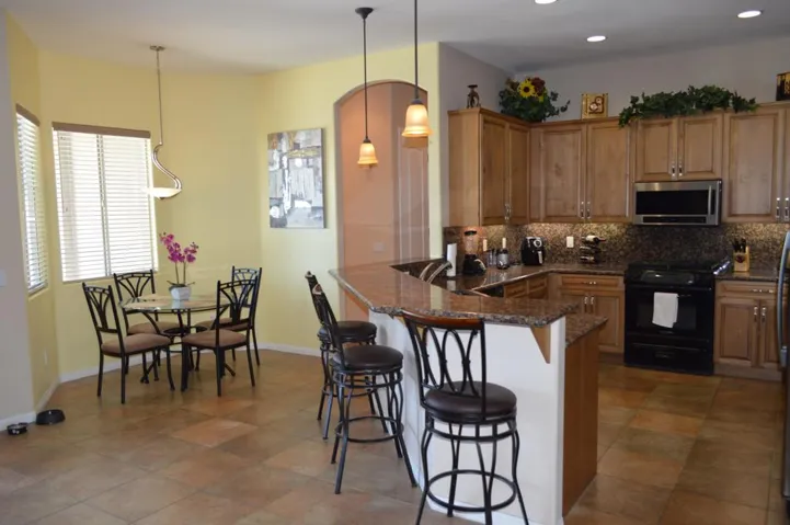 79505 Kingston Kitchen & Nook