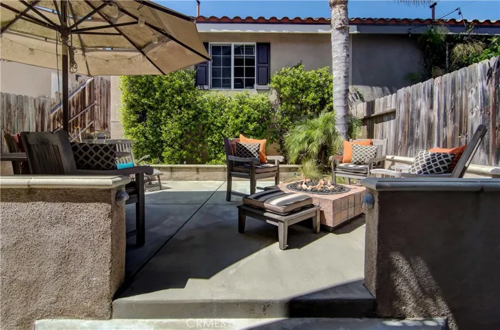 Low maintenance is the key here...no weekend warrior time away from family and friends...just relax and enjoy beach living at it's best!
