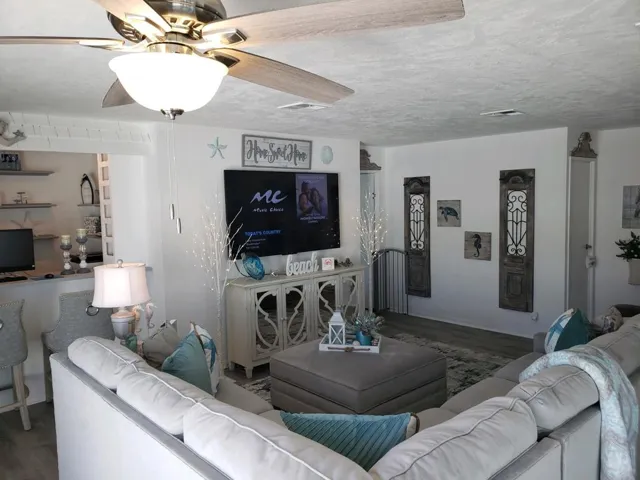 Family room 1