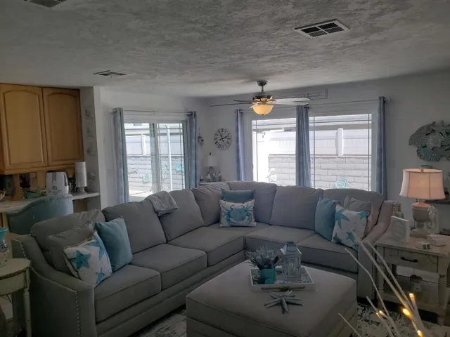 family room 2
