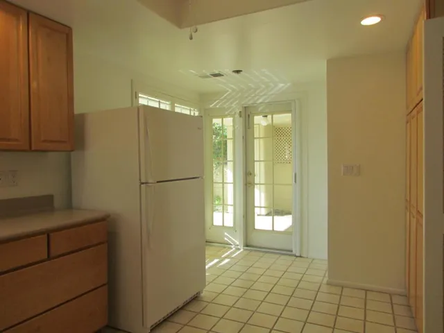 Kitchen 2, B'Fast Nook