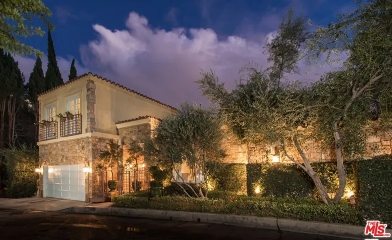 1569 Lindacrest Drive, Beverly Hills, California 90210