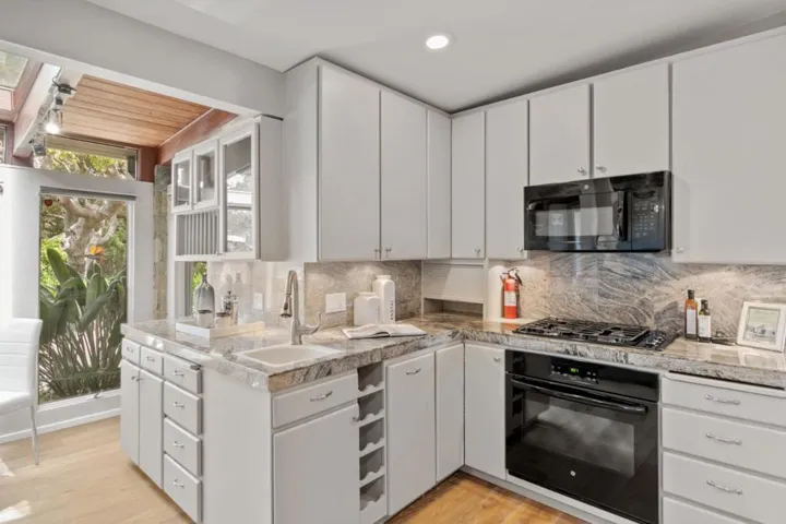 30 Knollcrest Road, Hillsborough, California 94010
