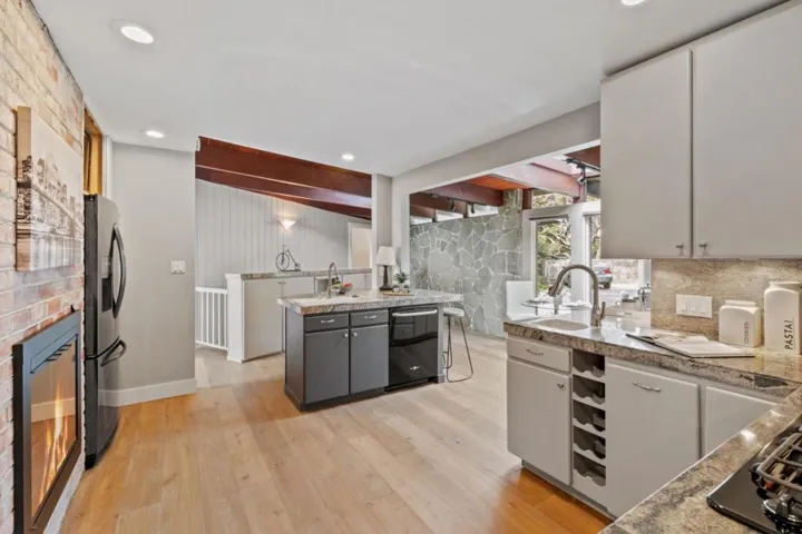 30 Knollcrest Road, Hillsborough, California 94010