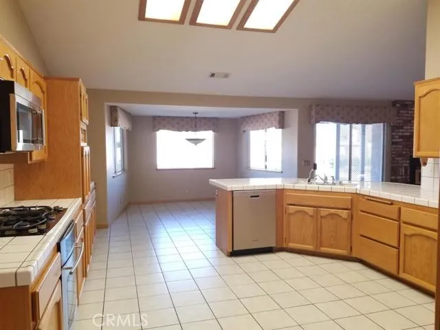 12875 Quail Summit Road, Apple Valley, California 92308