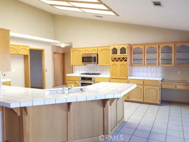 12875 Quail Summit Road, Apple Valley, California 92308