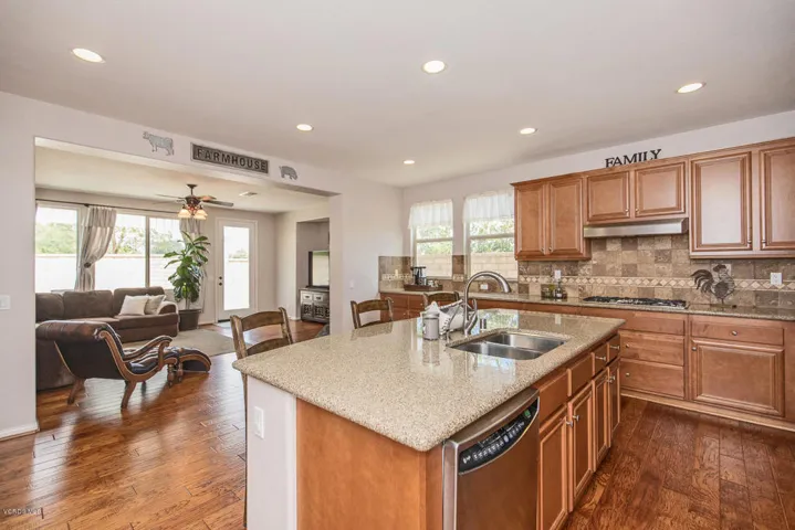 14072 Eaton Hollow Ave-large-009-006-Eat