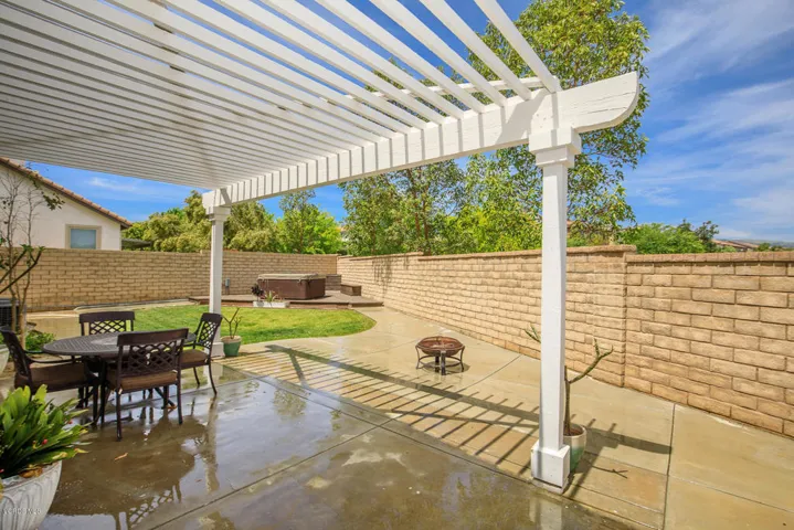 14072 Eaton Hollow Ave-large-031-035-Eat