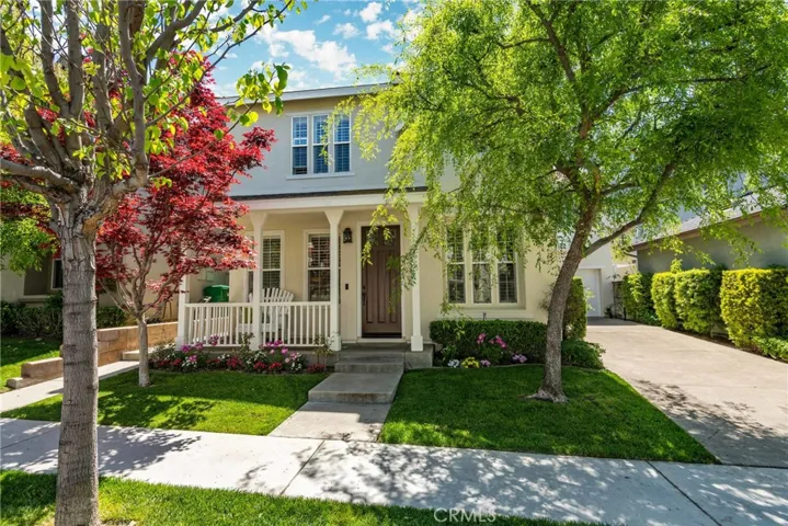 Welcome to 166 Kingswood, a Residence 4 home by Brookfield.  Ideally tucked in on an inside tract location, Arden Square homes are coded as detached condos.