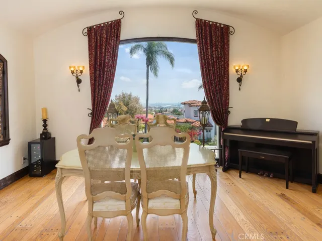 1519 Le Grande Terrace, San Pedro, California 90732